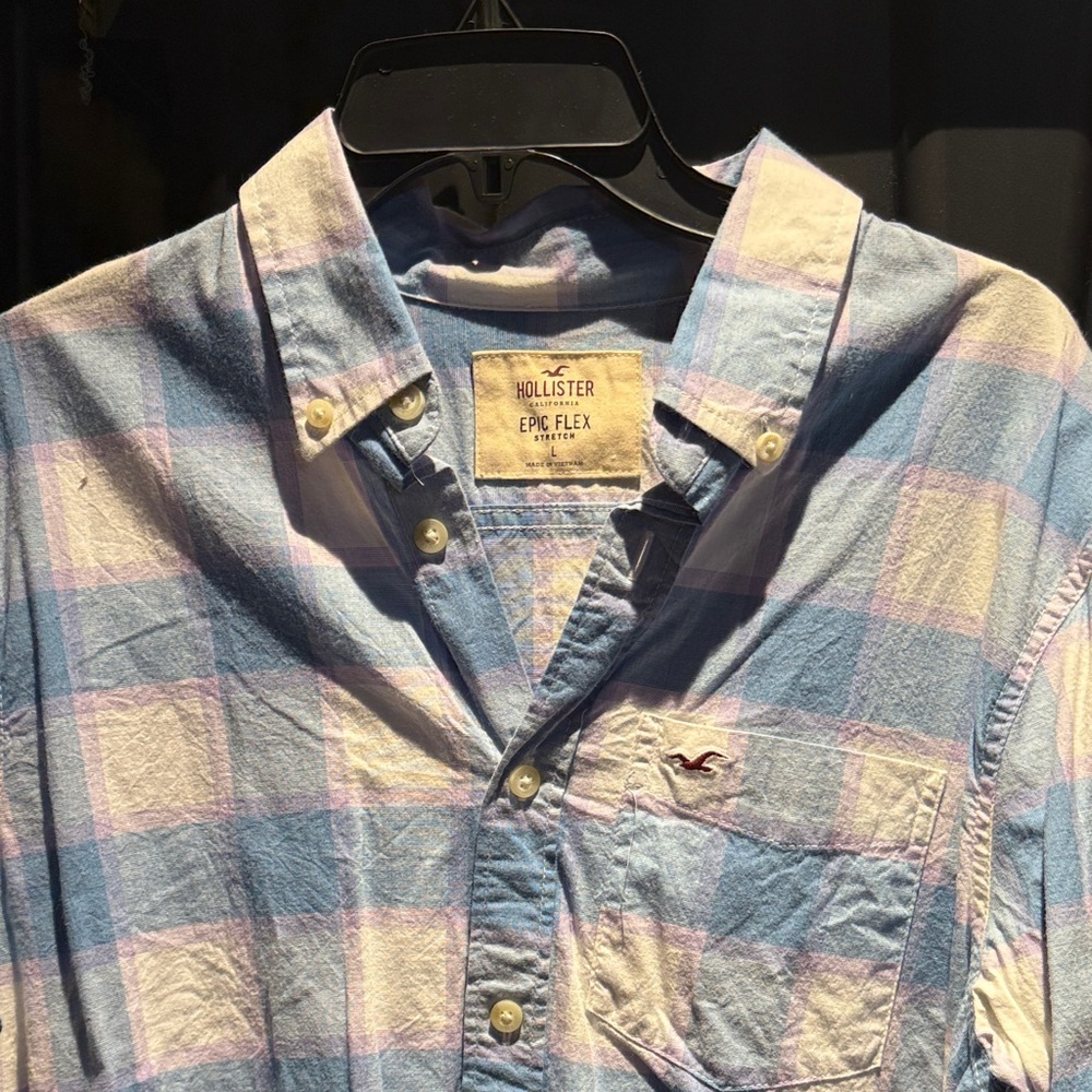 Hollister Men's Pastel Plaid Button Down Shirt
